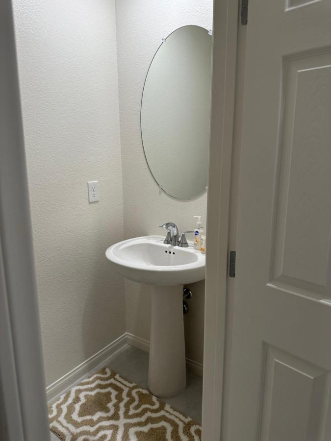 Beautiful Brand New 2 Bedroom Vegas Home! Fits 12 Or More,15-20 Minutes From Lv Strip Las Vegas Eksteriør billede