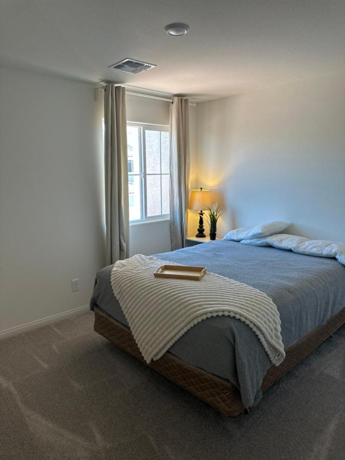 Beautiful Brand New 2 Bedroom Vegas Home! Fits 12 Or More,15-20 Minutes From Lv Strip Las Vegas Eksteriør billede